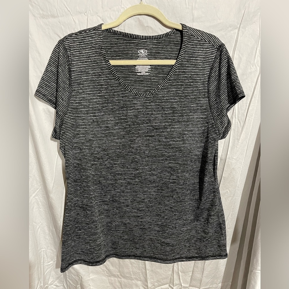 Athletic works dry fit like short sleeve t-shirt women size X-Large